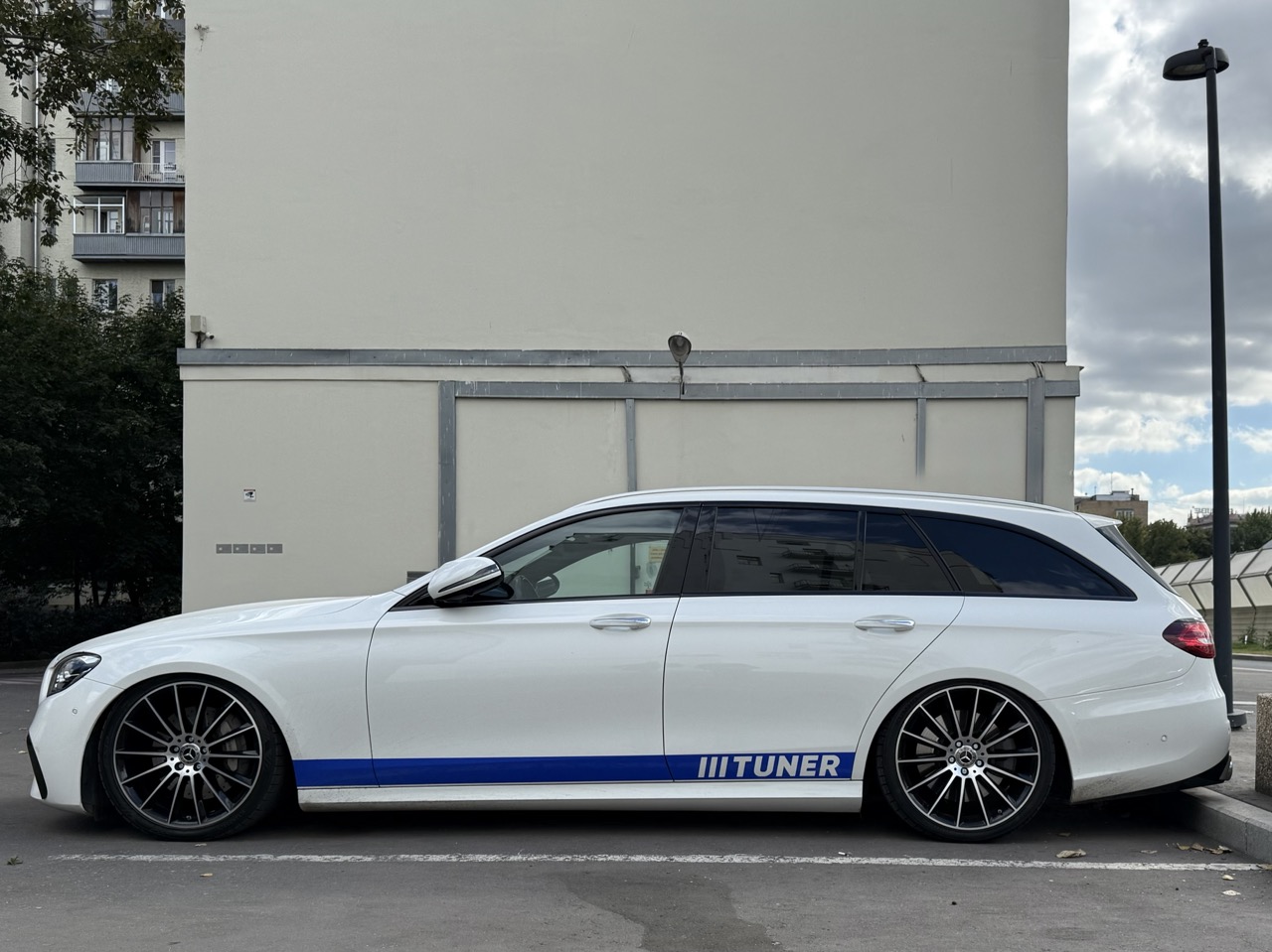 Mercedes-Benz S213 E450 EQ Boost on air