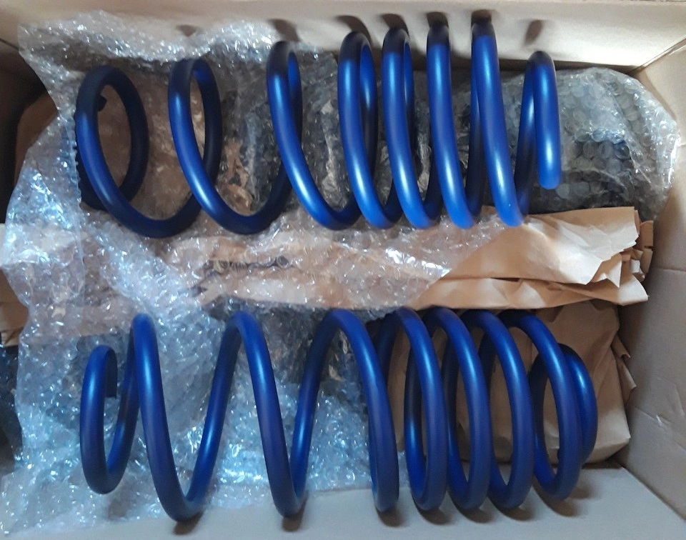 H&R 29061-1 Пружины с занижением Audi A4, A5, S4, S5, RS4, RS5 (B8)