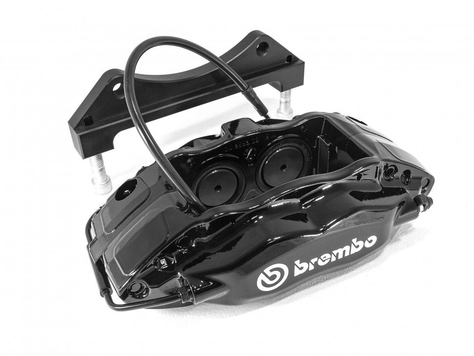 Комплект суппортов 2 шт. Brembo 4 поршня+адаптеры+армир. торм. шланги (2 шт) ЧЕРНЫЕ VAG-B4B-GN3BK